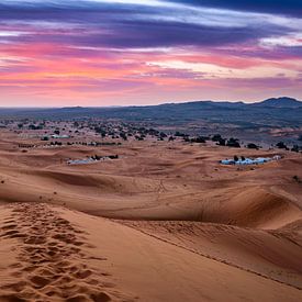 Zonsopkomst in de woestijn nabij Merzouga van Rene Siebring