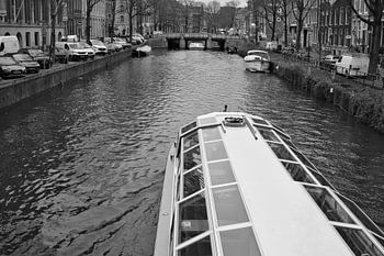 Amsterdamse Reflecties: Een Reis door de Tijd