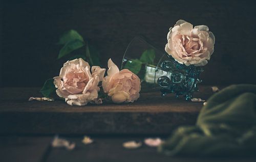 Drie rozenblaadjes