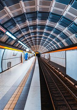 Metro Hamburg van Mustafa Kurnaz