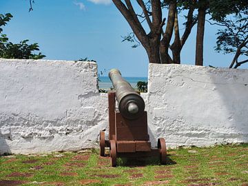 VoC cannon at Fort St John, Malacca by Atelier Liesjes