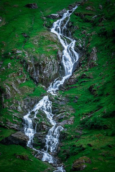 Veins of Norway (waterval) van Jayzon Photo
