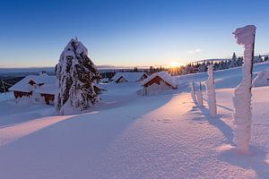 Village enneigé près de Lillehammer et Susjoen en Norvège