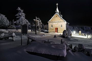 Bergkapel Altastenberg in de winter van Deimel Fotografie