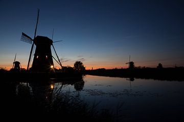 Presque minuit à Kinderdijk sur Marco van der Veldt