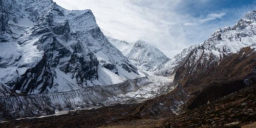 Glacier on the flanks of Manaslu, Nepal