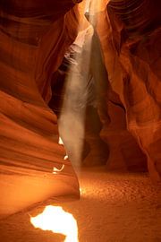 Canyon de l'antilope supérieure avec faisceau lumineux