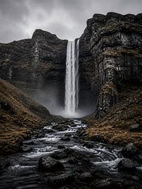 Krachtige Waterval in het Hooggebergte