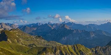 Panorama van Nebelhorn, 2224m naar het zuiden, Allgäuer Alpen van Walter G. Allgöwer