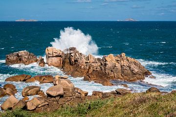 Atlantic ocean coast in Brittany by Rico Ködder