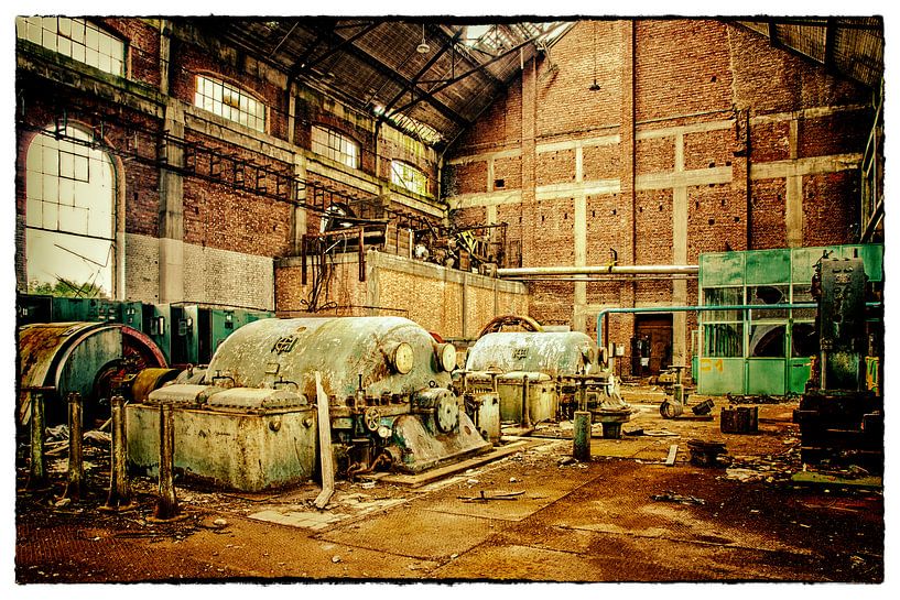 Verlassene Kompressorhalle Kohlebergwerk Attic (B) von Marianne Dirix