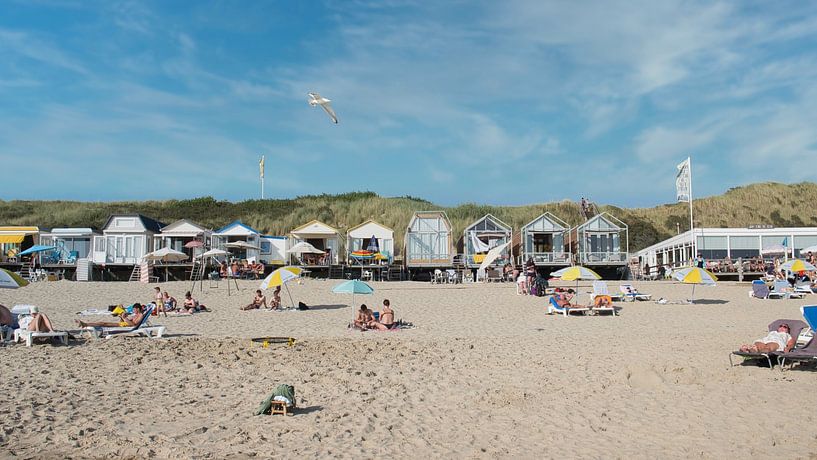 Op het strand bij Westduin in Vlissingen van Tom Haak