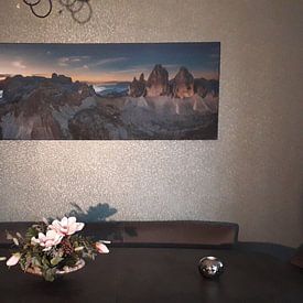 Klantfoto: Zonsopgang bij de drie pieken van Denis Feiner, als art frame