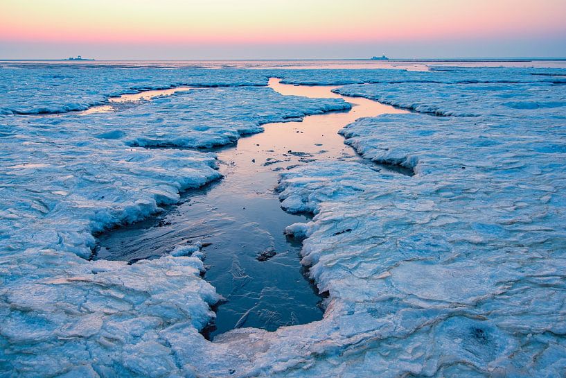 IJs- en zeelandschap op het wad in de Waddenzee van Sjoerd van der Wal Fotografie