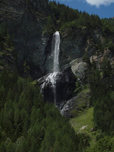 Jungfernsprung waterfall by Jaco Verheul