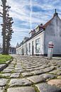Altmodische Straße in Bergen op Zoom von Mark Bolijn Miniaturansicht