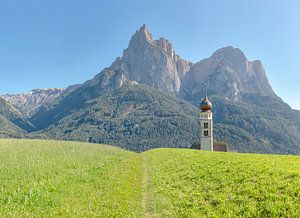 Église Sankt Valentin, Seis am Schlern - Castelrotto - Kastelruth, Südtirol - Haut-Adige, Italie sur Rene van der Meer