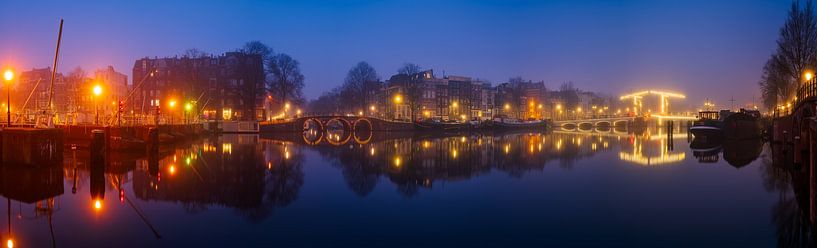 Brouillard sur l'Amstel (côté ouest) à Amsterdam, 2021 par Amsterdam.Photos