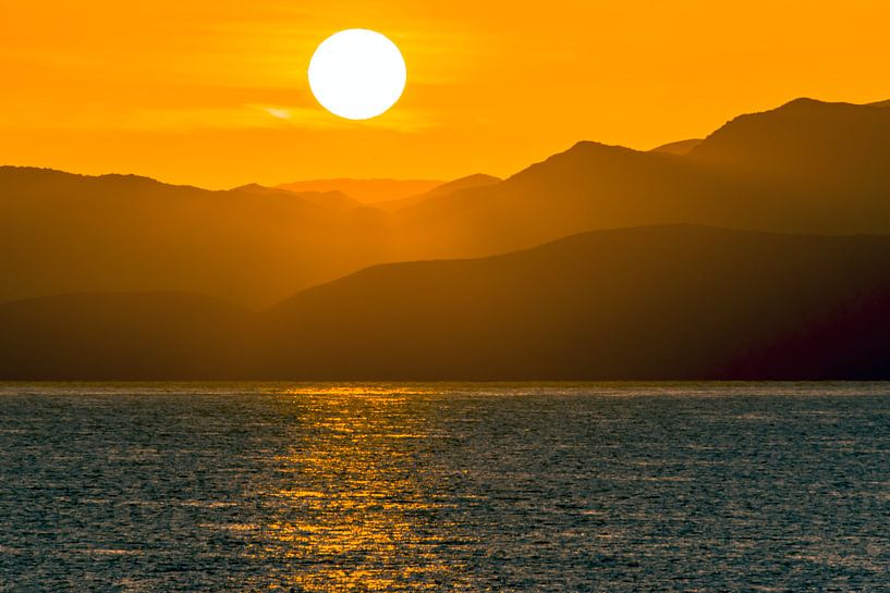 Sonnenaufgang in der Gegend von Bergen aan Zee, von Caroline Drijber