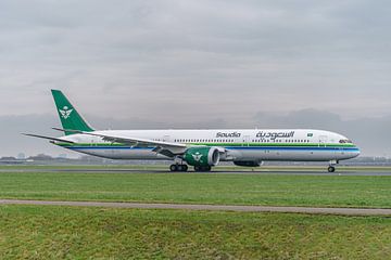 Saudi Arabian Airlines Boeing 787-10 Dreamliner. by Jaap van den Berg