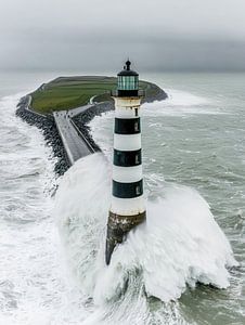 Sturmflut am einsamen Leuchtturm
