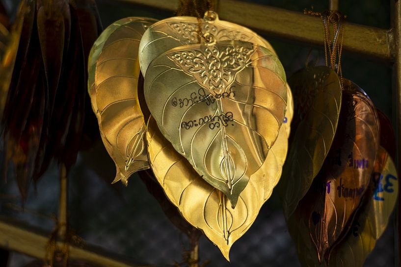 Gold-plated wishing leaf on the Golden Mount by Walter G. Allgöwer