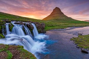 Sonnenuntergang am Kirkjufellsfoss Island