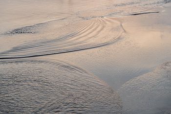 Vagues apaisantes dans la mer