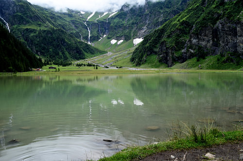 Enchanting mountain lake