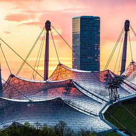 Olympisch dak in het Olympisch Park in München van Werner Dieterich