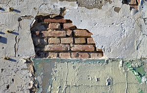 Oude vervallen fabrieksmuur