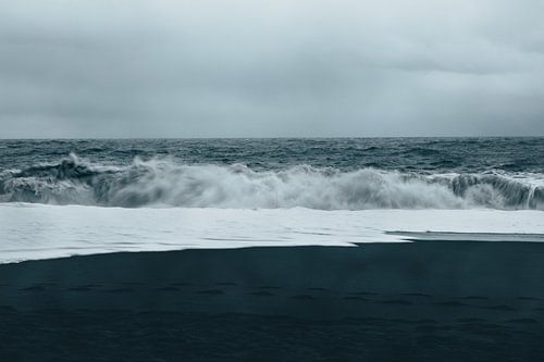 Sturm im Anmarsch - Schwarzer Strand von Reynisfjara Island | Stimmungsvolle Landschafts- und Reisef