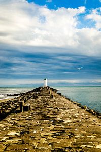 Steg und Leuchtturm in Grau d'Agde in Südfrankreich