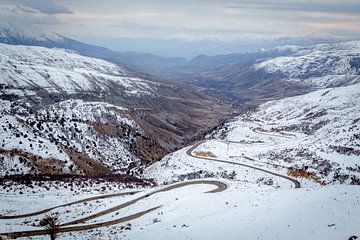 Armenisches Bergtal im Schnee