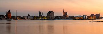 Stralsund - Panorama zum Sonnenuntergang von Frank Herrmann