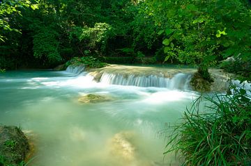 Paradijselijke waterval Toscane van Ivonne Fuhren-van de Kerkhof