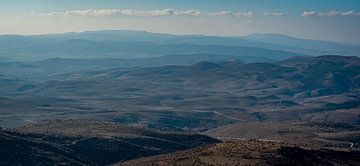 vergezicht over de bergen, gezien vanaf Kocatepe Anıtı'ndan van Roland's Foto's
