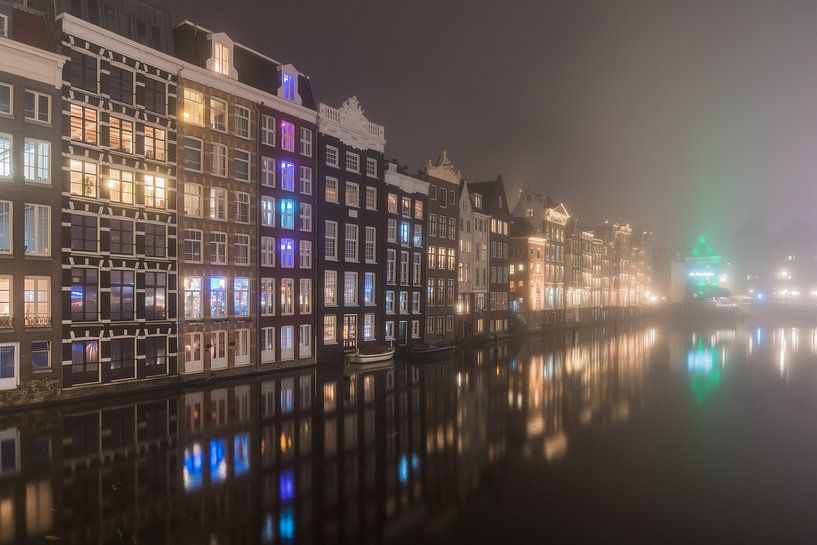 Mist in donker Amsterdam - deel 2: Damrak van Jeroen de Jongh