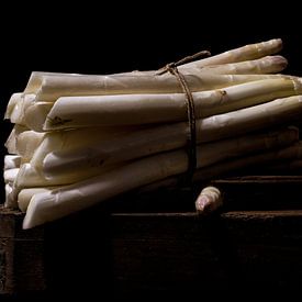 Still life of asparagus, inspired by Adriaen Coorte by Clazien Boot