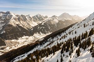 montagnes, dans les alpes du soleil
