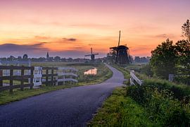 Sunrise at the windmills of Streefkerk by Davey Bogaard