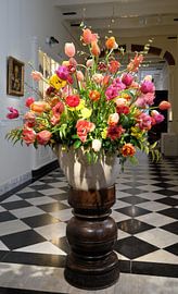 Boeket tulpen in een vaas von Cees Laarman