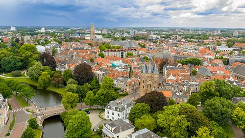 Stormwolken boven Zwolle tijdens een zomerse onweersbui
