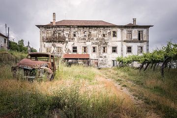 Vintage car in front of abandoned villa - Portugal by Gentleman of Decay