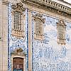 Kerk me tegels in Porto | Azulejos | Kleurrijke reisfotografie van Studio Rood