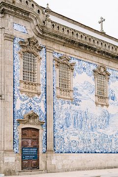 Kerk me tegels in Porto | Azulejos | Kleurrijke reisfotografie van Studio Rood