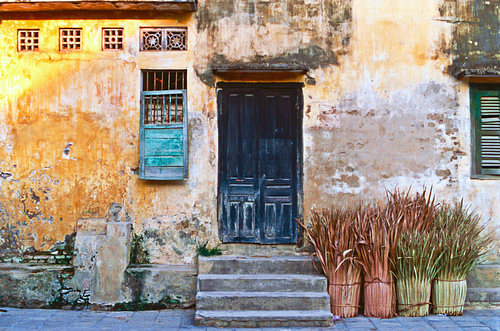 Ausgeblichene Chinesische Hauswand bei Hoi An in Vietnam