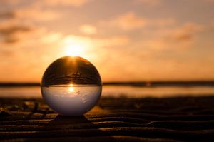 zonsondergang met lensball sur Annelies Cranendonk