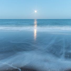 Der Mond über der Nordsee von Yanuschka | Fotografie Noordwijk