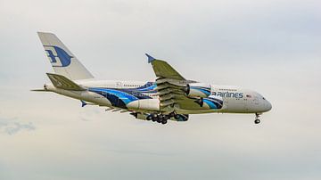 Landende Malaysia Airlines Airbus A380. van Jaap van den Berg